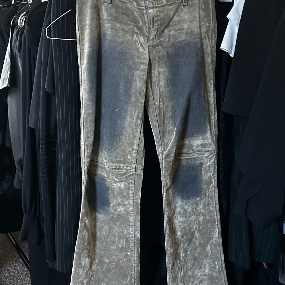 ICONIC! VTG DKNY Y2K Distressed Cotton Flare Pants in Brown Low Rise Size-Small